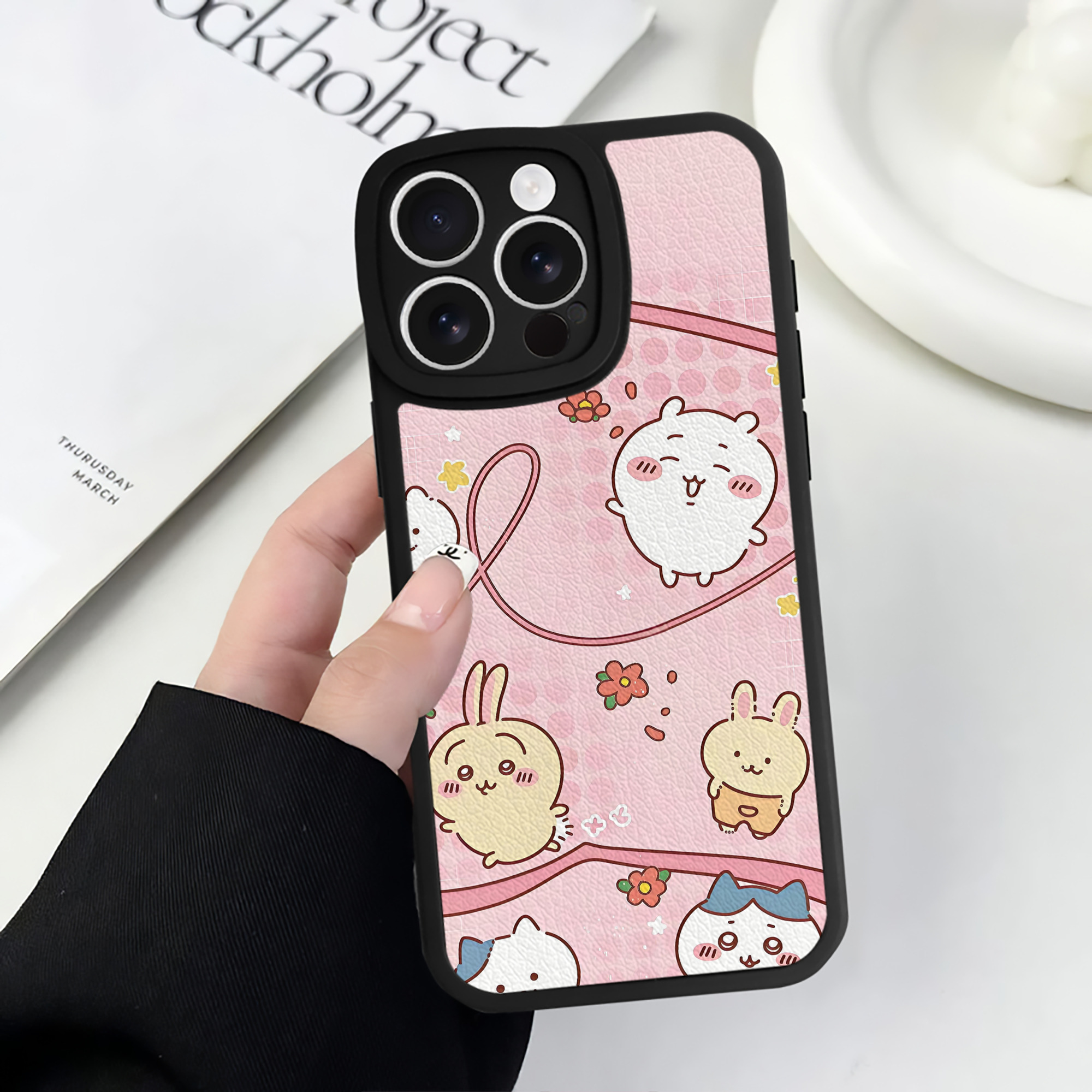 （画像用） ちいかわ Chii-kawa 【iPhone 16シリーズ対応】シリコンスマホケース（レザー調） 材質：シリコン